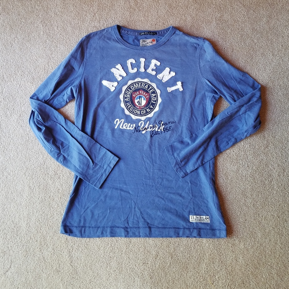 Boys Young Men Blue Graphic Long Sleeve T-shirt from Greece - size XL Like NEW